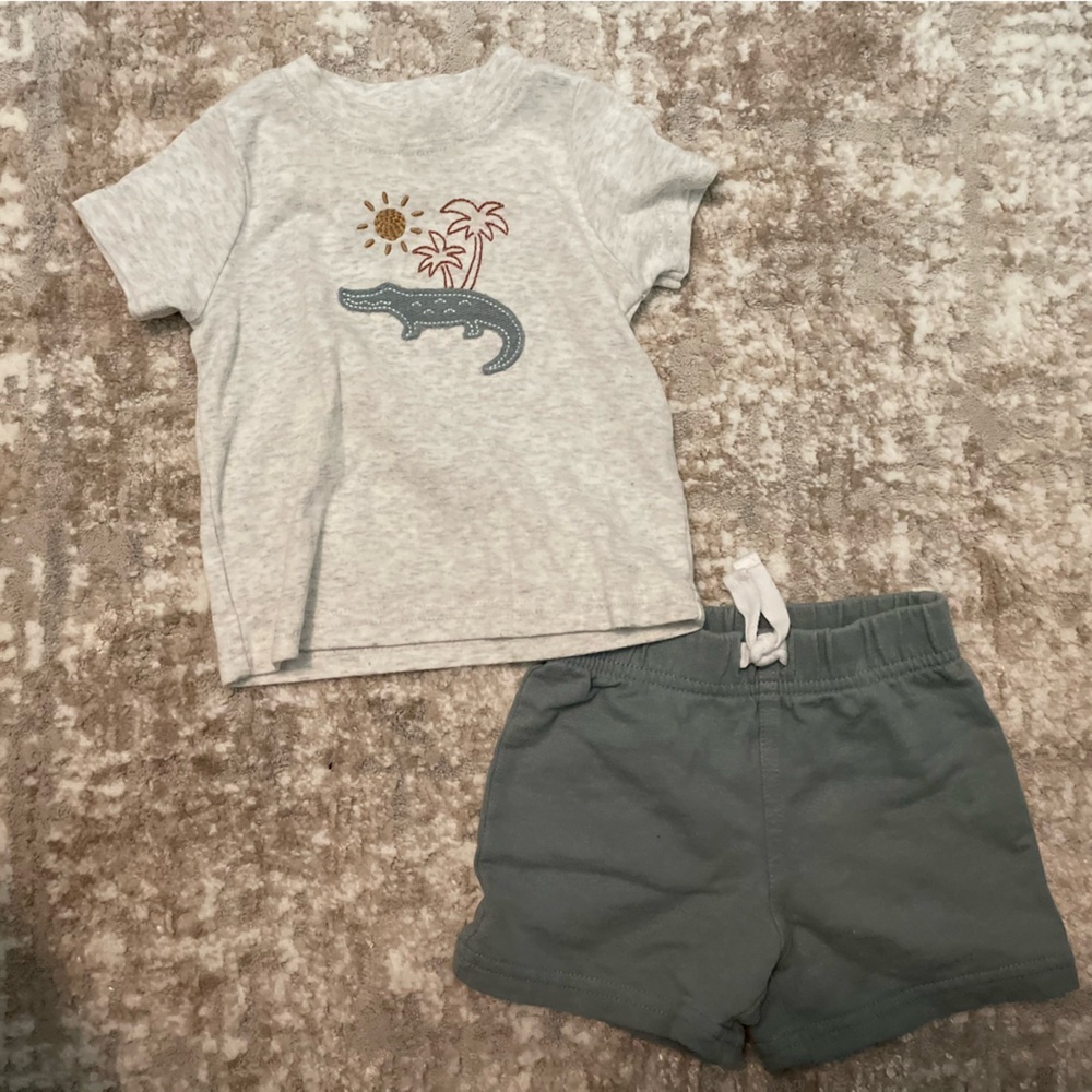 Carter's Green Kids Matching Set - Green size 6M